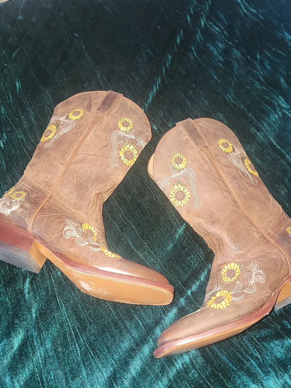 Shyanne Brown Leather Sunflower Embroidered Cowboy Boot